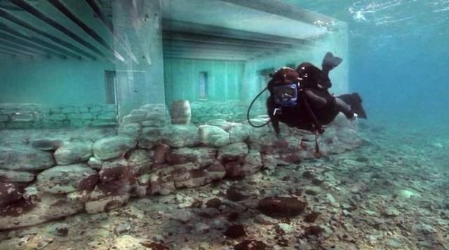 海底发现村庄，生活迹象清晰可见，难道真有人居住