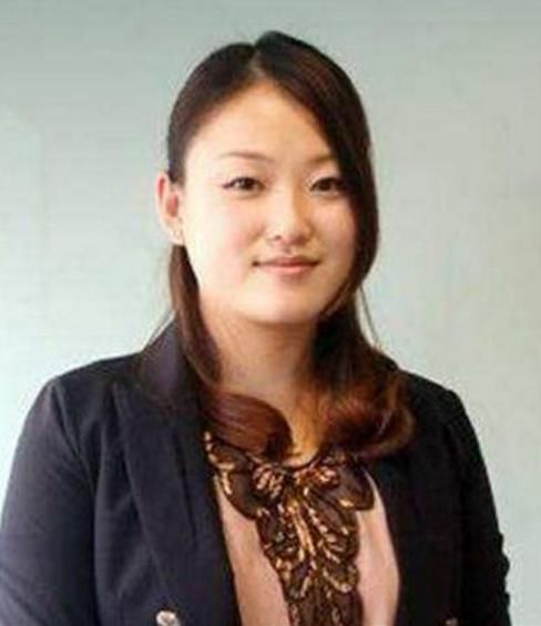 看了刘强东的前妻,就知道说自己脸盲是不是骗