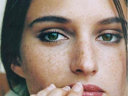 面部的哪些问题，让你看起来更老?