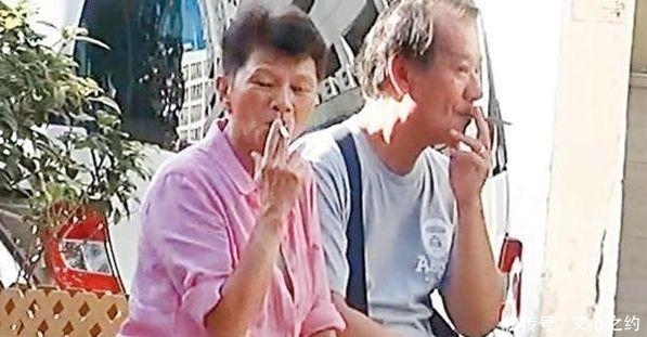 现状■曾与周润发齐名,还骂周星驰像狗,现状凄惨老得熟人不敢相认!