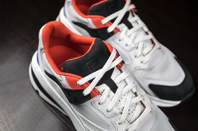 万万没想到,UA 首款老爹鞋如此惊艳!复古风纯正还有奢华用料!