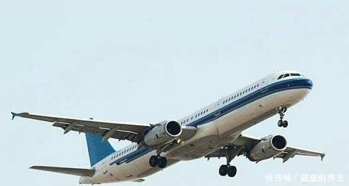 世界上最“辛苦”的航班，飞行时长达18个小时，乘客坐到腿麻