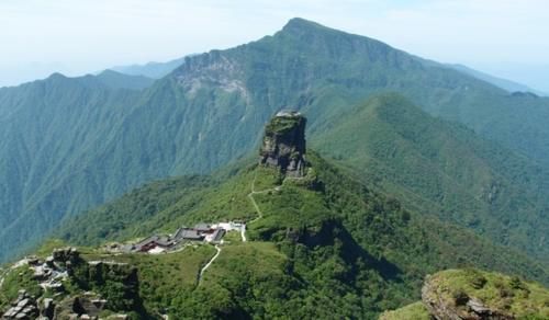 横跨两座山峰的寺庙，悬空2493米，没人知道怎么建造的？