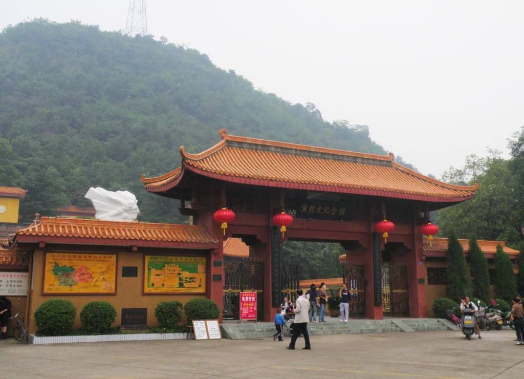 节日走进黄继光纪念馆，向英雄致敬!