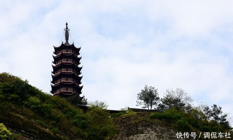 走进名山永康方岩的怀里，领略丹霞独特的地理奇观！