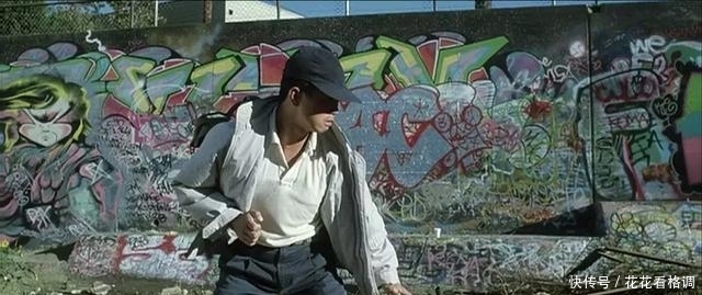 『这部』1989年,李连杰接拍这部功夫片,拍完却被嘉禾雪藏了3年才准上映