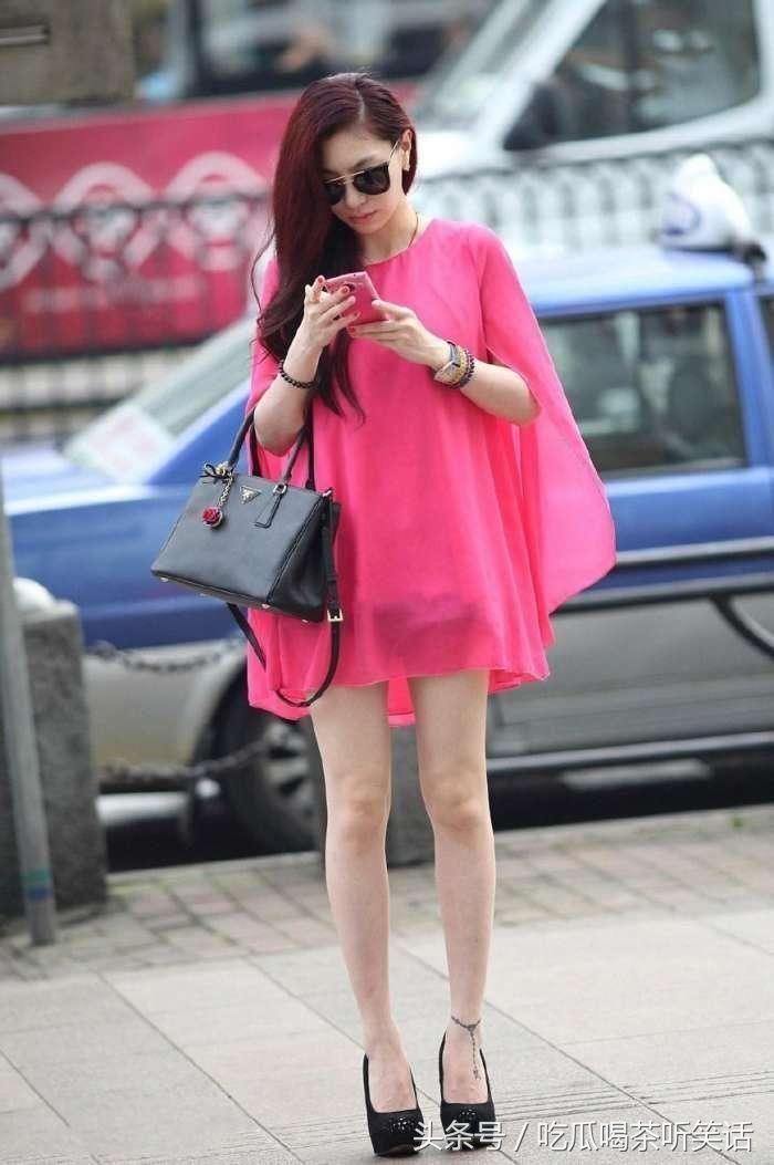 街拍:看到只专注逛街的她，真是不好意思从身边走过!