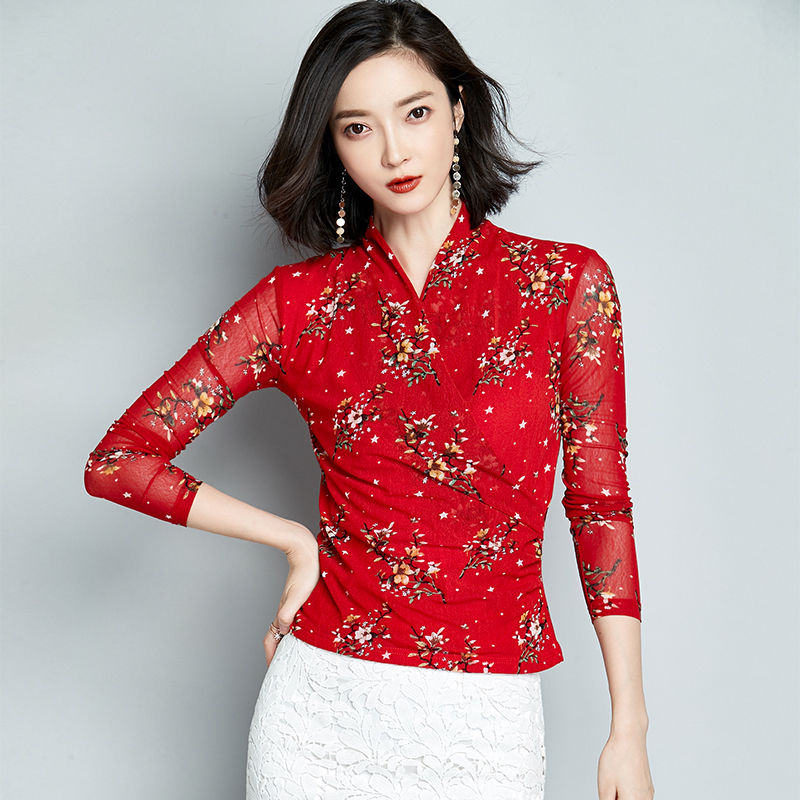 不是我吹!妈的衣品确实高，瞧她新买的小衫，配烟管裤，洋气贼美