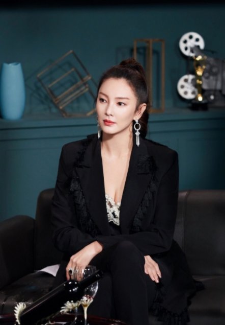 张雨绮绝美花絮,优雅女人味,美到极致
