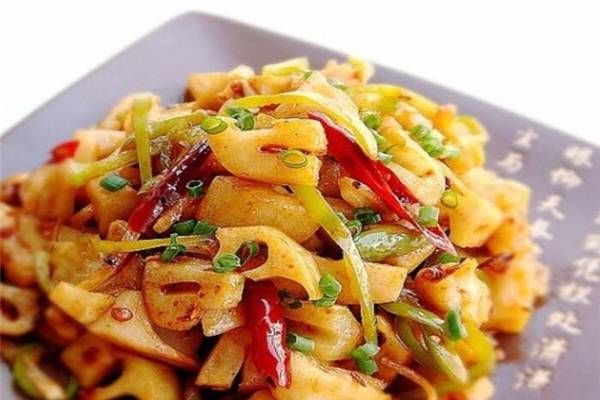 『美味佳肴』特色菜:酸辣藕丁桌上美味佳肴,简单易行!