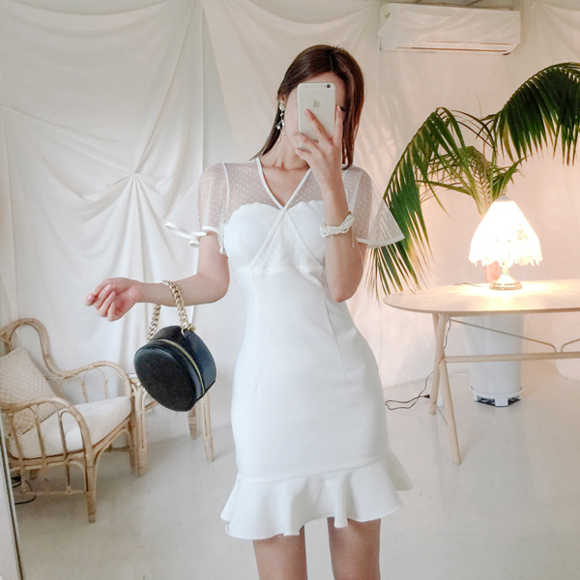 女神孙允珠,融雪花蒲温暖缦纱波点鱼尾裙