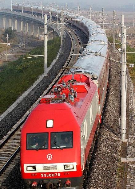  直达@中国最特殊的火车：全是卧铺，727公里一站直达