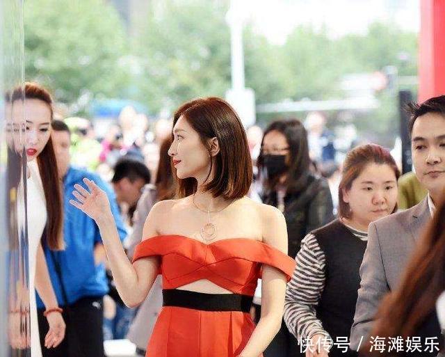 江疏影真敢穿，上身穿的就只能遮重点，网友：真好看