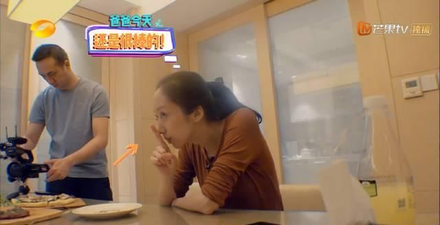  章龄：黄觉有钱硬气不让儿子上网课，章龄之一人带2个儿，好妻子旺三代