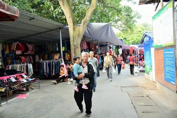 「菠萝蜜」南宁：请打量这夜色
