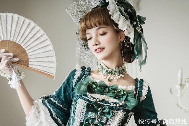 「拥有」2020年洛丽塔圈内很流行这些显白色,lo娘都爱穿,你拥有了几条