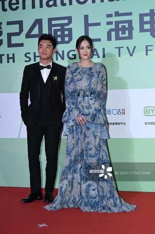 热巴最火同款太坑人?同是丰乳翘臀，20岁少女偶像秒变虎背熊腰!