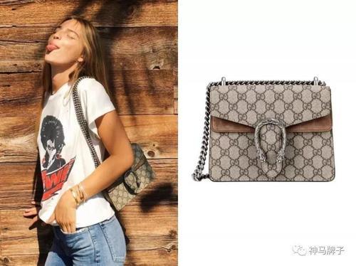 19岁德国公主很任性：晒性感比基尼照，做鬼脸比中指爱马仕背不停