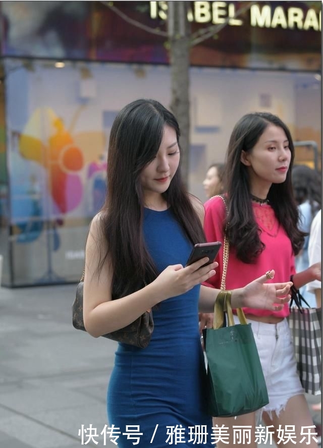  「身材」街拍：身材好还穿紧身，一看小姐姐就是性情中人