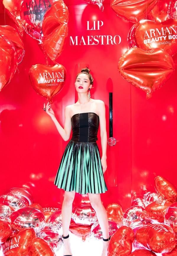 张柏芝小时候这么好看？刘嘉玲哪像52岁的人……更多精彩，尽在本