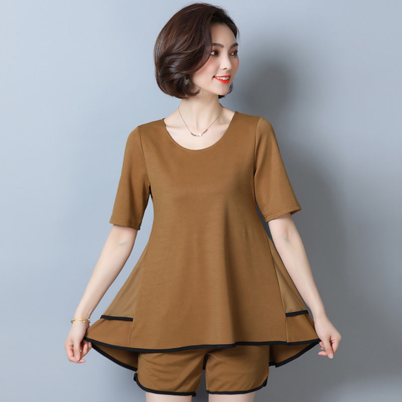 越懒的女人越幸福，看她们穿今年的时尚套装，就知道为什么了