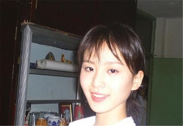 学生时代的刘诗诗朴素、美艳绝尘，如今的她穿着低调气质优雅！
