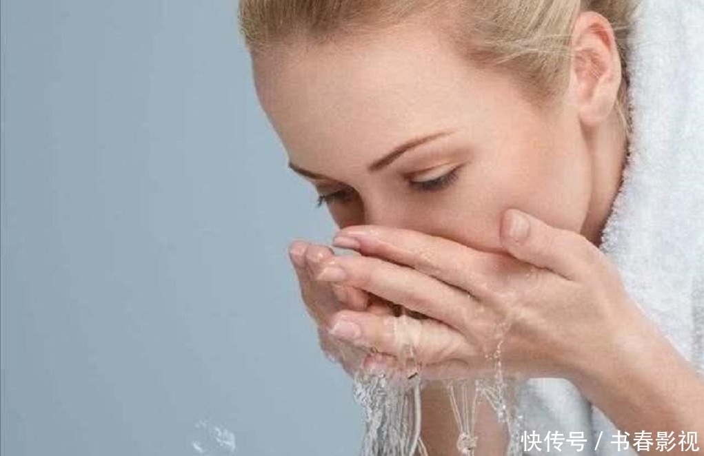  『中性皮』早上洗脸，要不要用洗面奶？5种肌肤方法不同，很多人都做错了！
