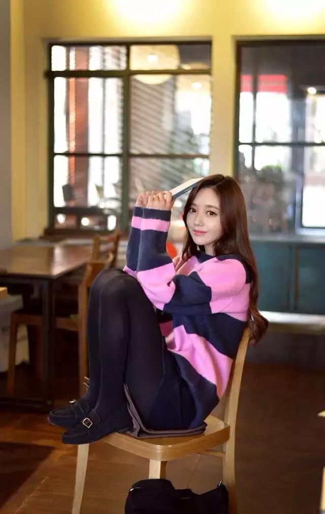 丝袜,一定要搭配高跟鞋吗?