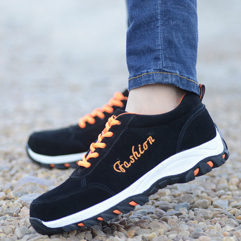 中国“解放鞋”轰动纽约时装界,国人瞧不上,老外却抢着买