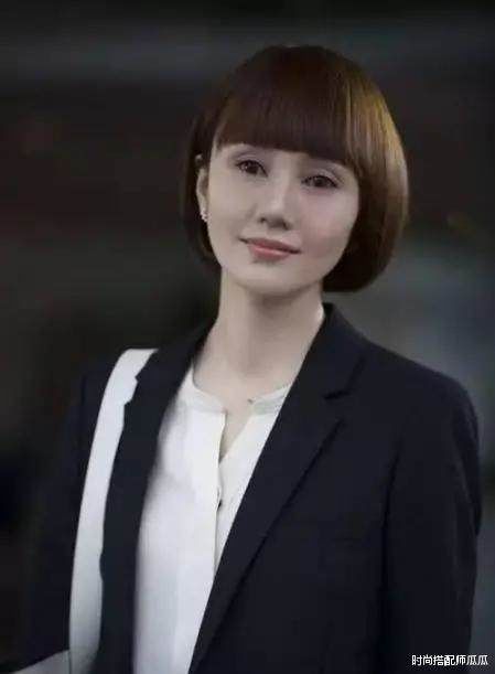 「刚过40」若你才四十岁,建议少留这4种"老阿姨发型",难看显老还特土