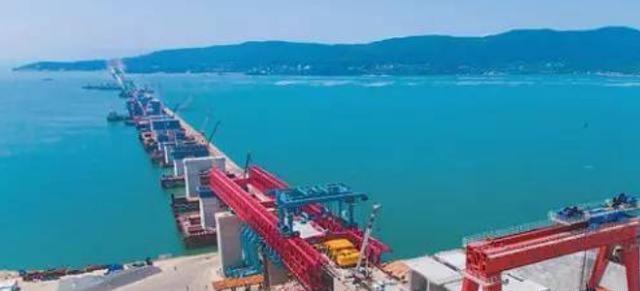 中国将250万吨水泥倒入海底，让西方国家摸不着头脑，到底要干啥