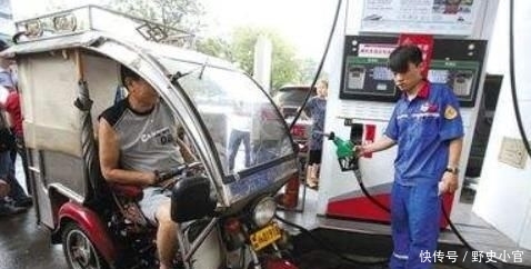  汽油■为什么加油员工资不高,却有人抢着干?加油工道出其中的猫