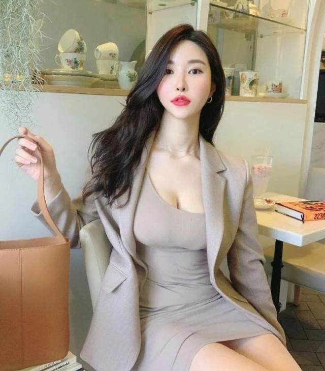  冠军@年轻的女销售, 时尚的穿搭是她成为销售冠军的秘诀