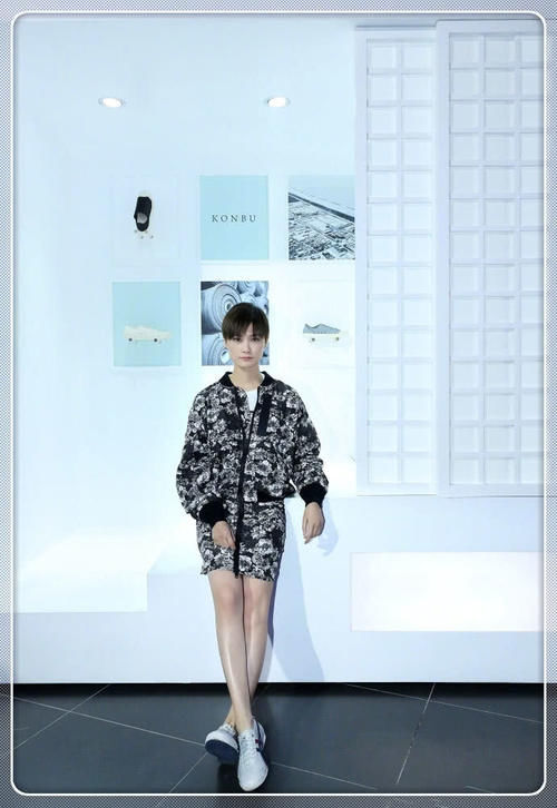 李宇春的时尚真难懂！短裤内穿男士泳裤？网友：欣赏不来！