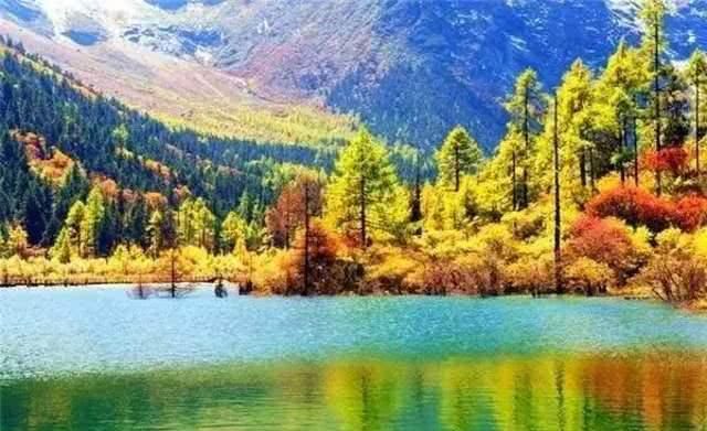  「叫板」四川敢叫板九寨沟和稻城亚丁的小城，美得惊人却很低调