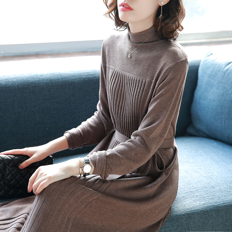 足足盼了7天，才等到这“绒”秋裙!一件顶十件真丝，美得入心坎