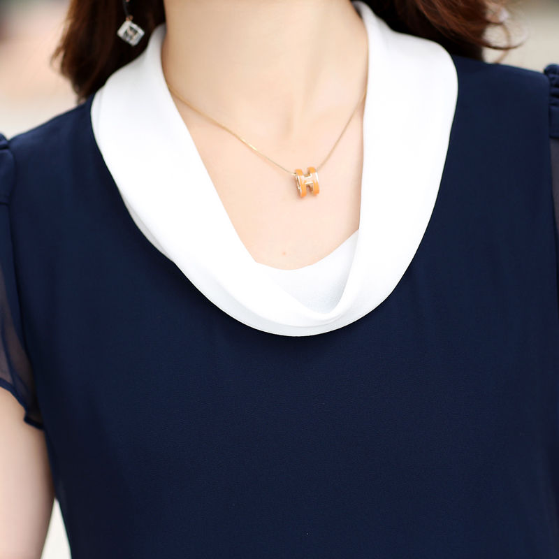 姐姐比我大5岁,她穿了这连衣裙,跟我逛街,别人都以为我是姐姐