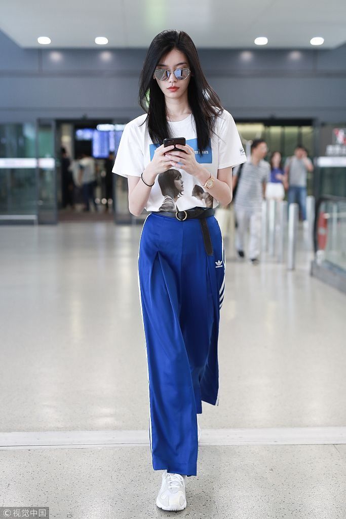 瘦成闪电！奚梦瑶身高178体重不过百减肥成功 纤腰配长腿走路生风