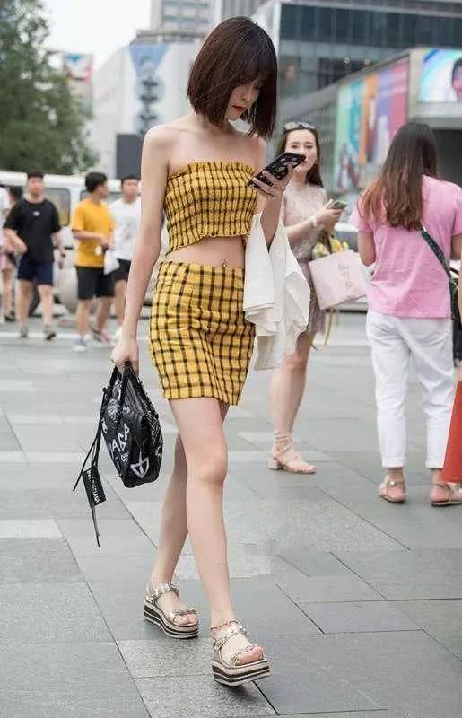 黑丝束身装，只有高冷御姐才能驾驭的住