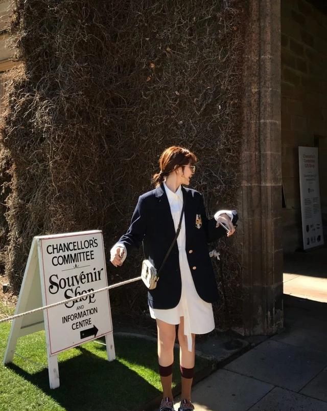  #风格#不得不说，虽然一年四季衬衫都可，但是唯有春季才是它真正的舞台