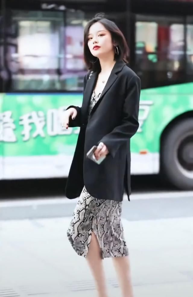  「霸气」最近一款“钢针鞋”比匡威还红，光鞋尖就有10厘米，无敌霸气！