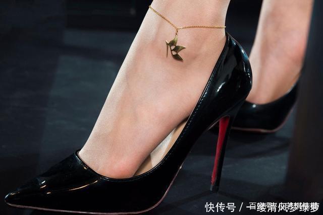  气质：细跟高跟鞋轻松展现女性高贵气质，让你行走间更有女王气场