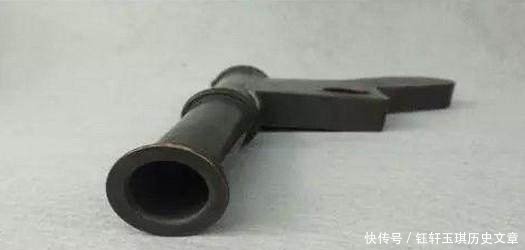 农民拿“古董”去让专家鉴定，人都差点也回不来了！