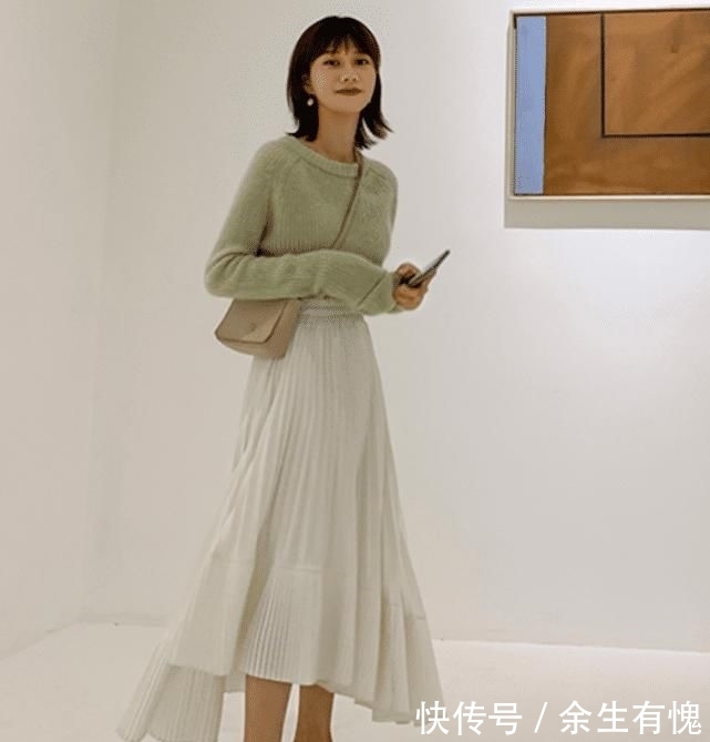  『美爆』聪明女生是不会只知道穿裤子的，学学她们这样穿，让你美爆全网