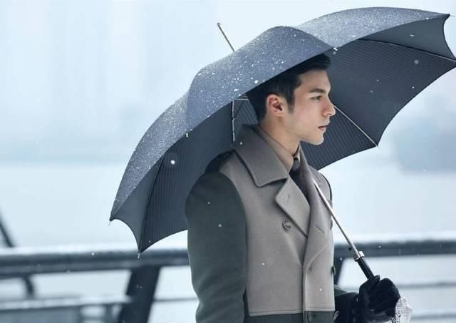 『英国皇室』一把伞而已,至于吗——那些奢华高端雨伞盘点