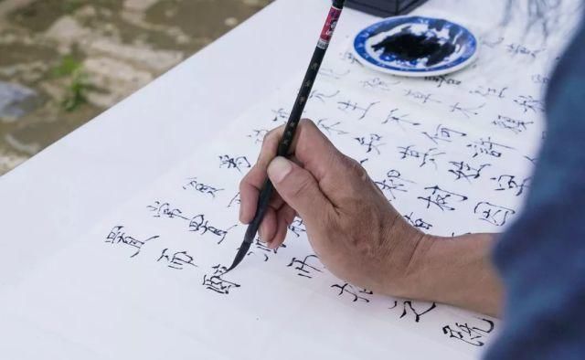  「租下」为养老，他租下20年破农房，院子400㎡，花3年打造出一