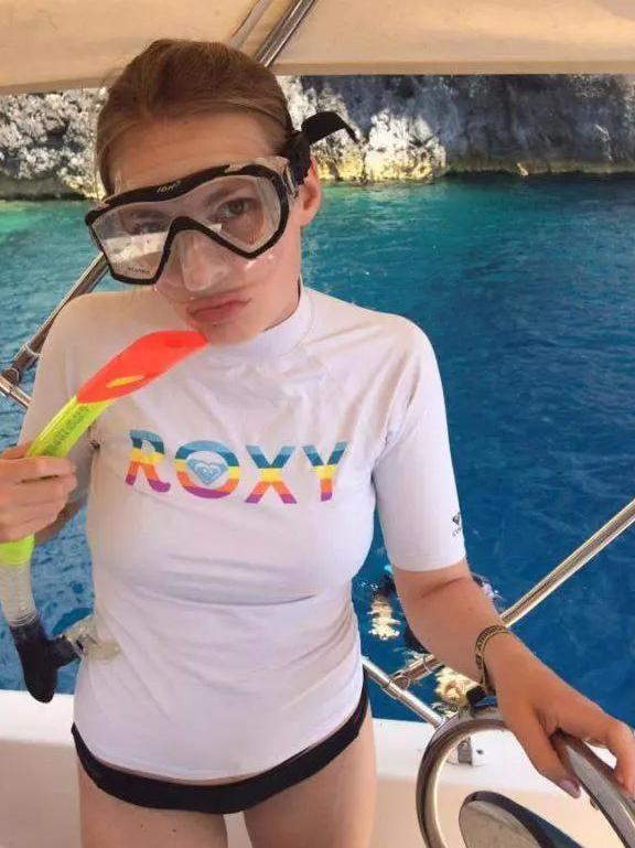 假如能变身 你希望平胸时髦还是丰腴性感？