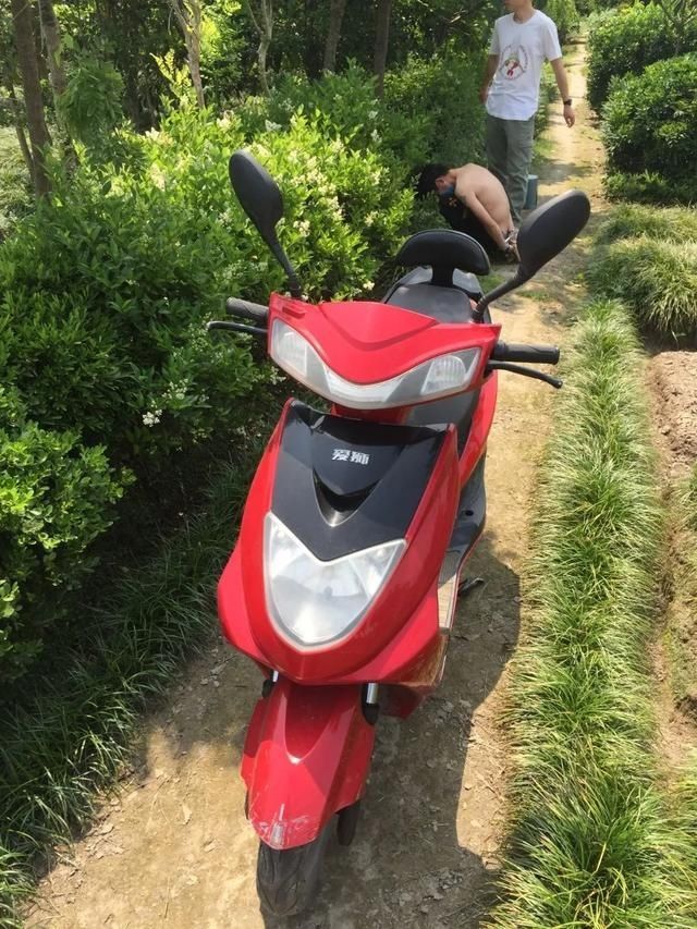  女士|本以为是“劫财”，没成想是“劫色”？56岁女士遭29岁小伙猥亵