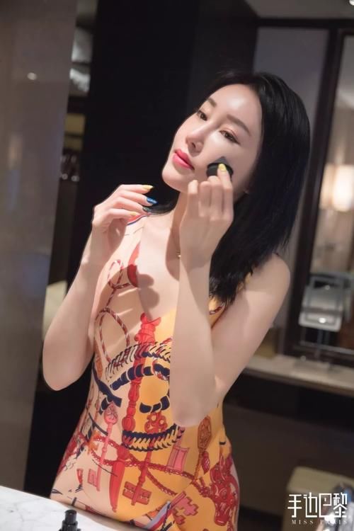 杨幂的“扶摇妆”比白浅好看一万倍，怪不得阮经天对她摸脸杀！