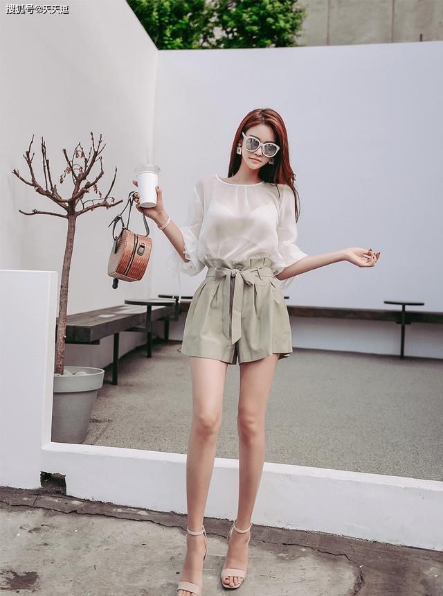  GIF：搞笑GIF趣图：姑娘，这都已经很晚了，不要这么辛苦了！